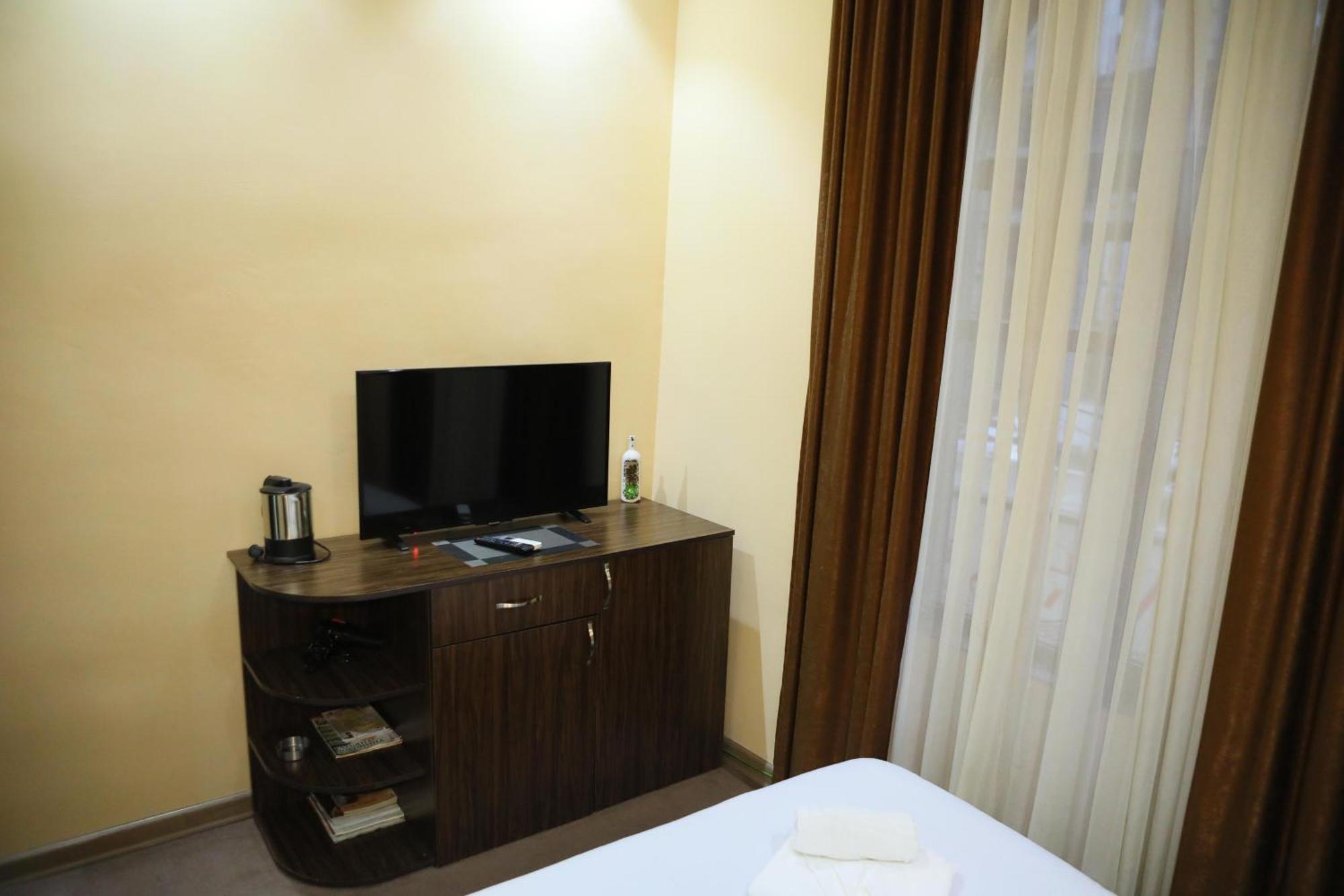 Elko Hotel Yerevan Ngoại thất bức ảnh