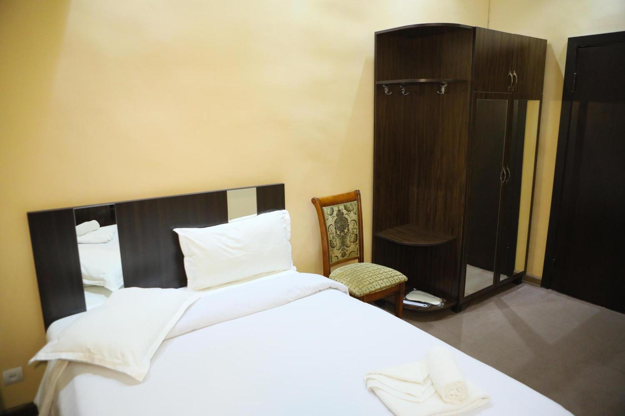 Elko Hotel Yerevan Ngoại thất bức ảnh