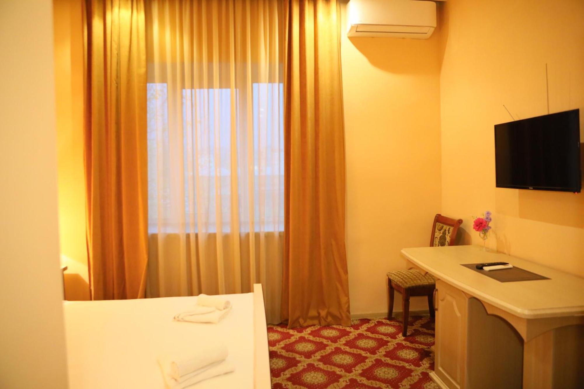 Elko Hotel Yerevan Ngoại thất bức ảnh