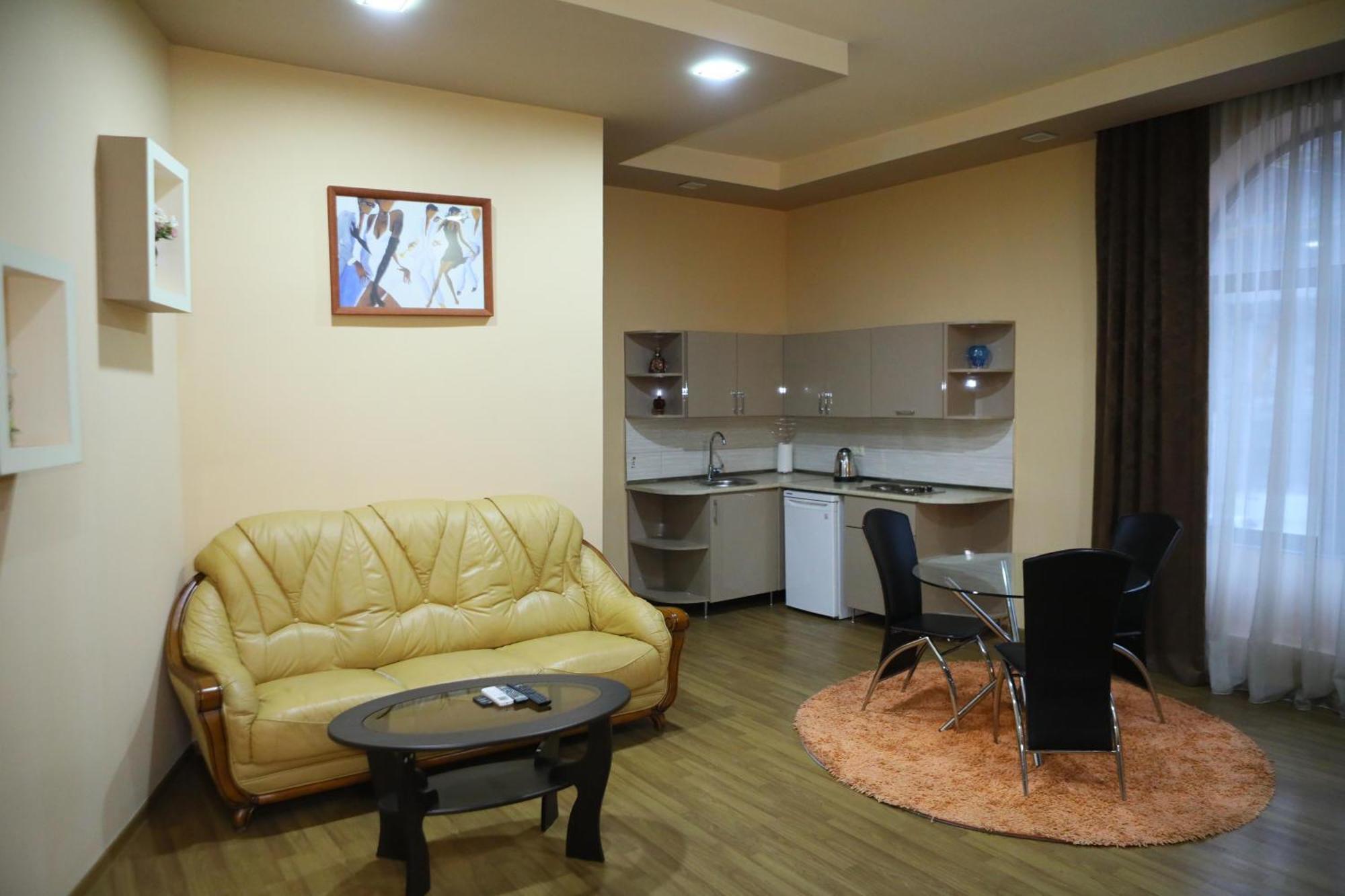 Elko Hotel Yerevan Ngoại thất bức ảnh