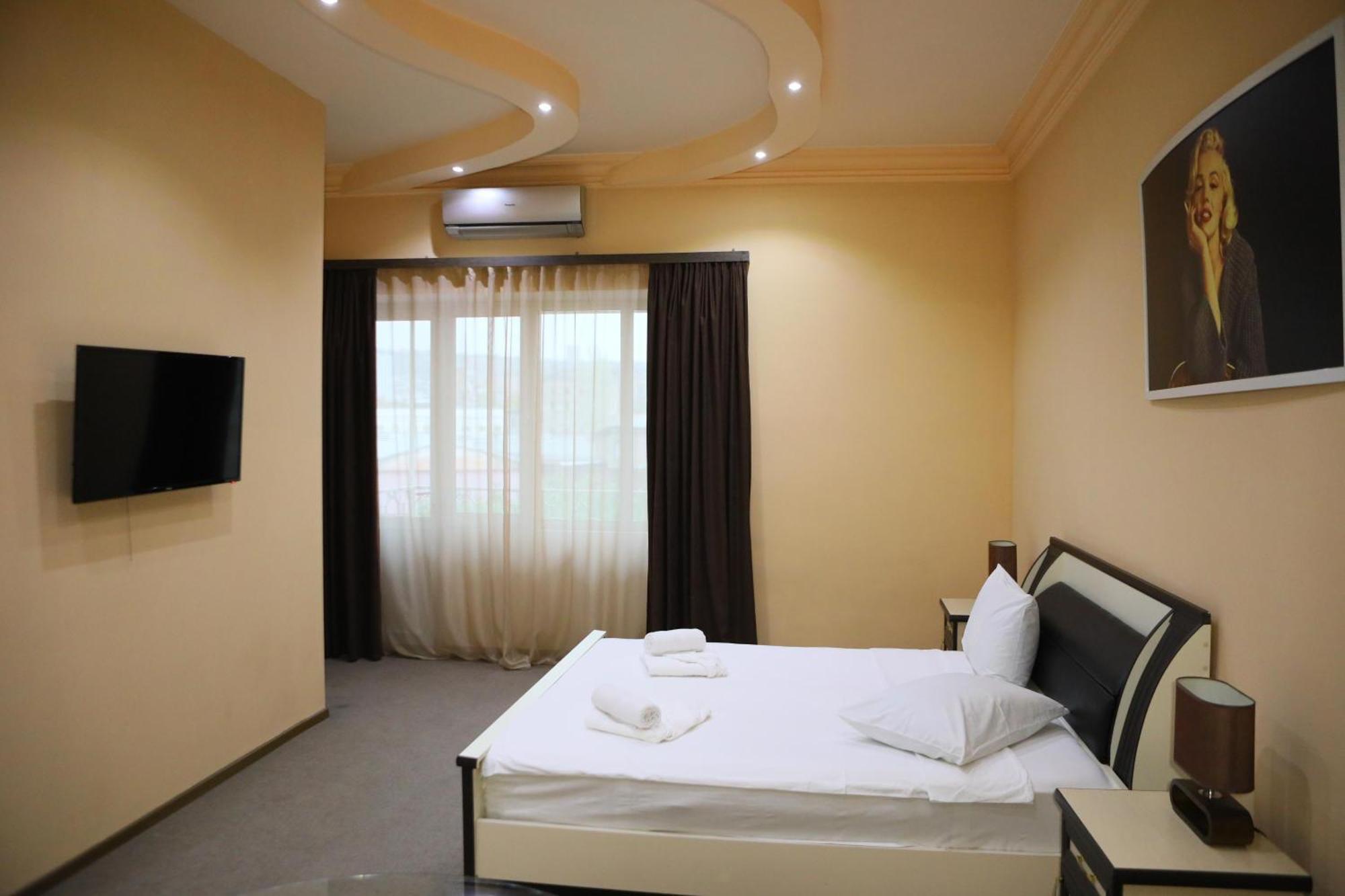Elko Hotel Yerevan Ngoại thất bức ảnh