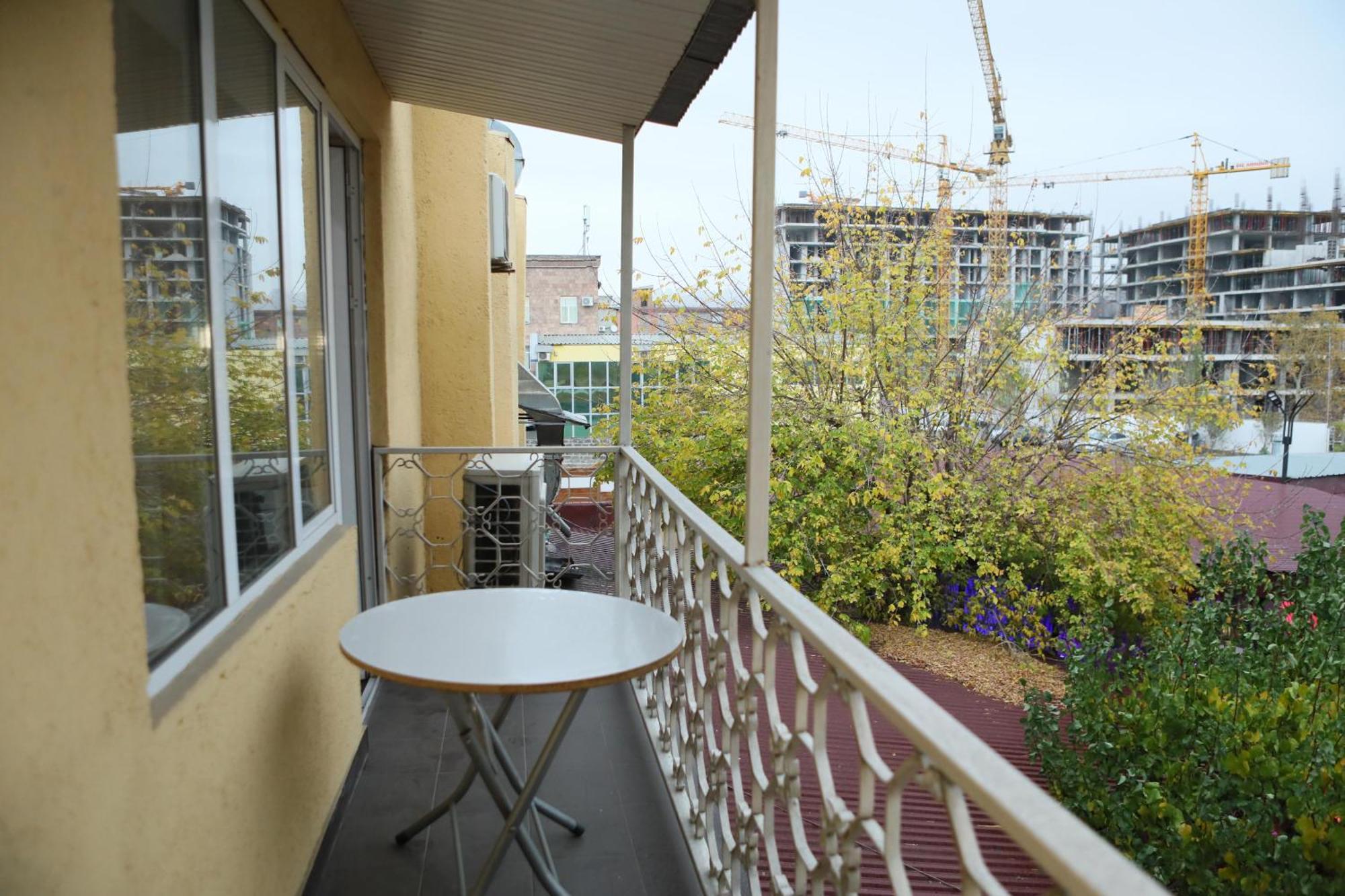 Elko Hotel Yerevan Ngoại thất bức ảnh